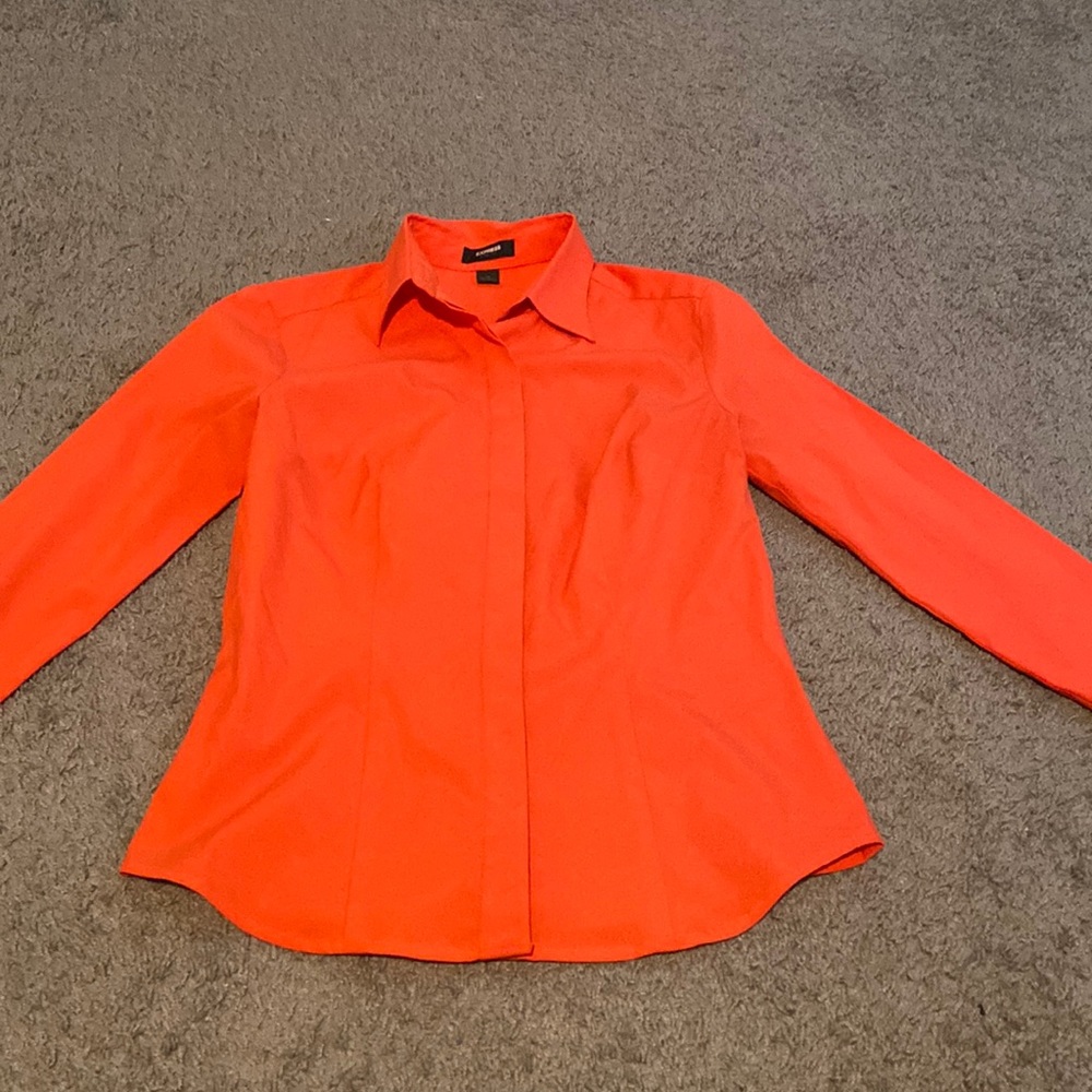 EXPRESS button up